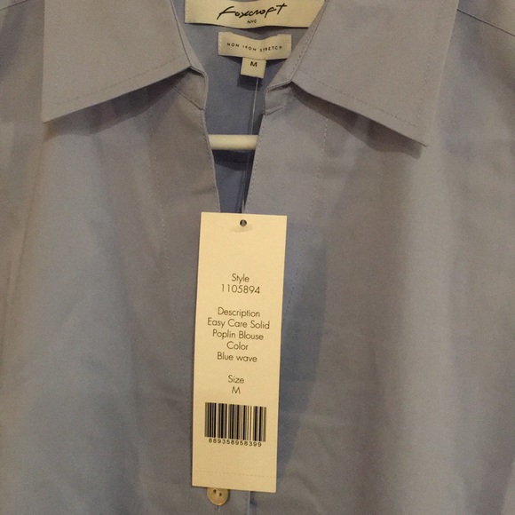FoxCroft NYC Women’s stretch Poplin Shirt NEW Sz M Blue Button Easy care No iron - Picture 7 of 7
